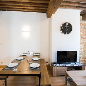 le-st-pierre-style-et-caractere-a-10min-du-vieux-lyon.hotels-rhonealpes.com/